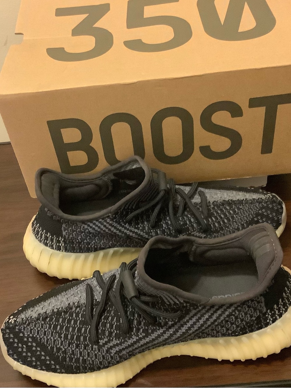 adidas Yeezy Boost 350 V2 Carbon FX5502 Black  sneakers US 7/ UK 6.5/ EU 40